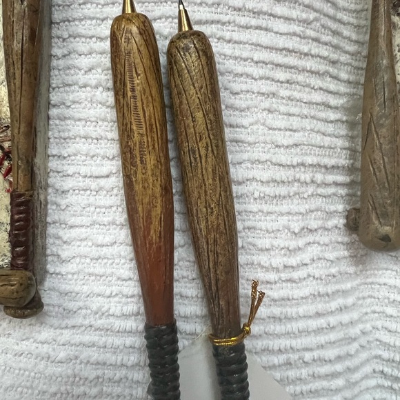 19pc Baseball Bedroom Set Glove Bat baseball bank, pull knobs, light plates, - Picture 12 of 14